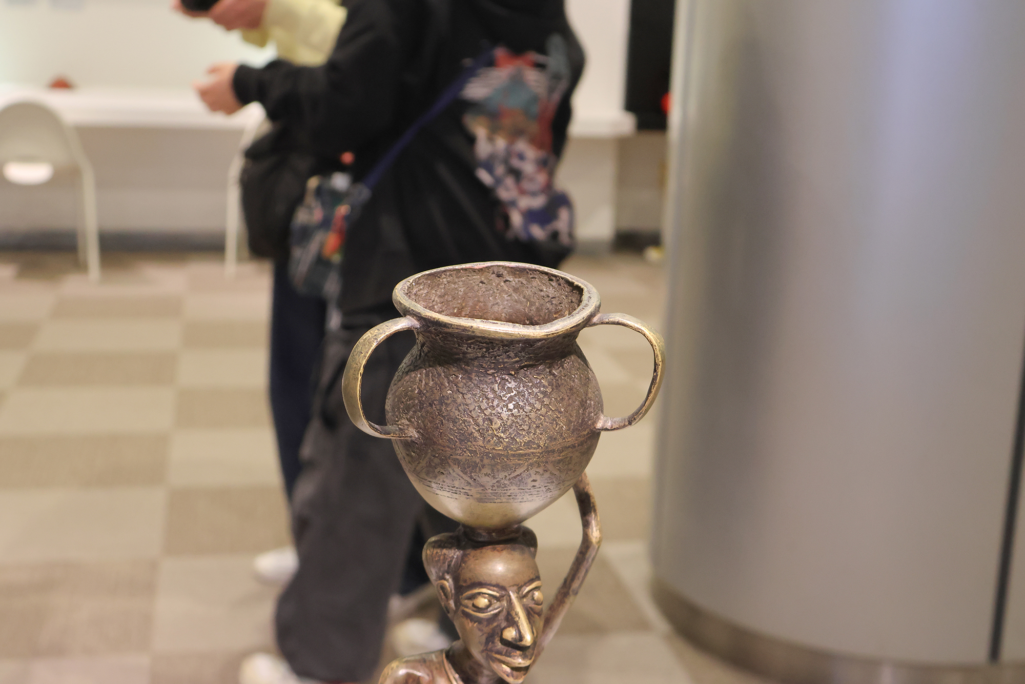 顔から上が写ったミム像
